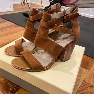 Hinge Cora Block Heel Sandal - Size 9